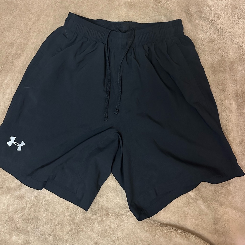 UA gym shorts - small
